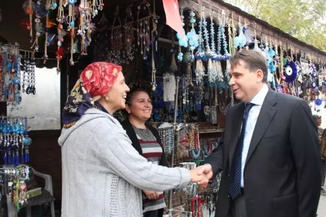 Başkan Tartan Nazarköy'de Aşure Kardı