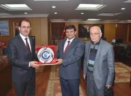 Bayburt Üniversitesi Rektörü Coşkun'dan, Gümüşhane Valisi Mayda'ya Ziyaret Bayburt Üniversitesi Rektörü Coşkun'dan, Gümüşhane Valisi Mayda'ya Ziyaret