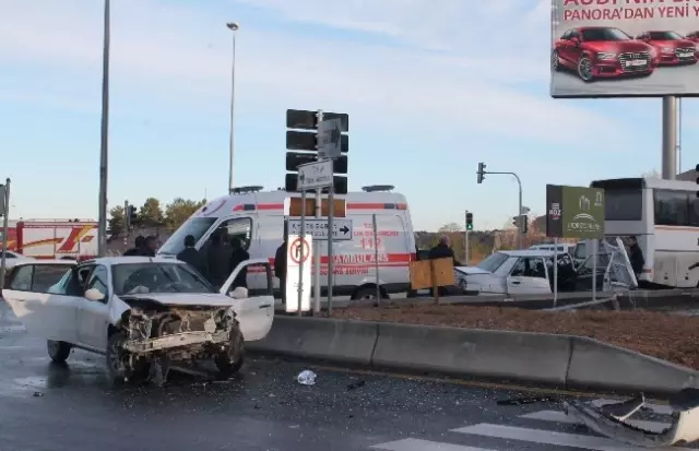 Ankara'da İki Otomobil Çarpıştı: 6 Yaralı Ankara'da İki Otomobil Çarpıştı: 6 Yaralı