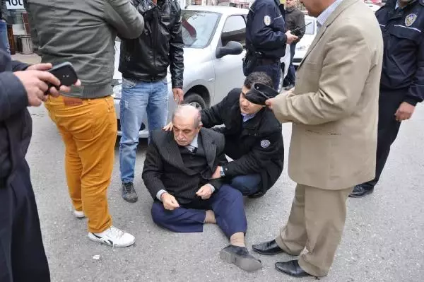 Besni'de Otomobilin Çarptığı Yaya Yaralandı Besni'de Otomobilin Çarptığı Yaya Yaralandı