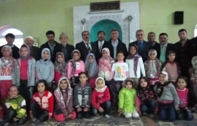 Dermirdere Köyünde 'Cami-Okul-Mahalle' Buluşması Dermirdere Köyünde 'Cami-Okul-Mahalle' Buluşması