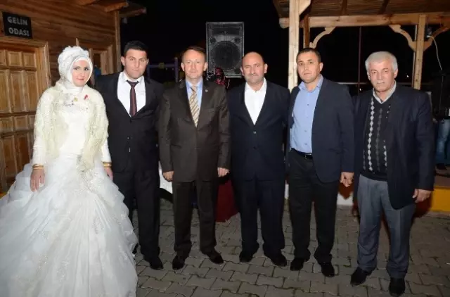 Başkan Karabalık, Düğün Cemiyetlerine Katıldı Başkan Karabalık, Düğün Cemiyetlerine Katıldı