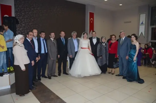Başkan Karabalık, Düğün Cemiyetlerine Katıldı Başkan Karabalık, Düğün Cemiyetlerine Katıldı