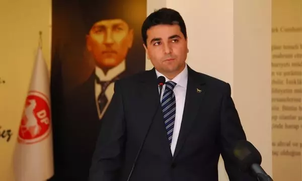 DP'li Uysal: Türkiye'yi Sıkıştığı Yerden Kurtaracağız DP'li Uysal: Türkiye'yi Sıkıştığı Yerden Kurtaracağız