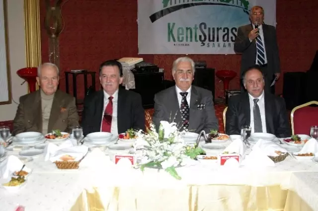 Saü Çevre Mühendisliği Bölüm Başkanı Prof. Dr. İsmail Ayhan Şengil Çeşme Suyuna Dikkat Çekti