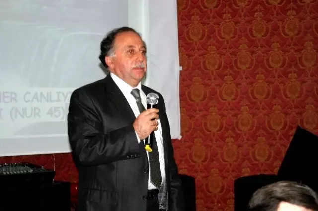 Saü Çevre Mühendisliği Bölüm Başkanı Prof. Dr. İsmail Ayhan Şengil Çeşme Suyuna Dikkat Çekti