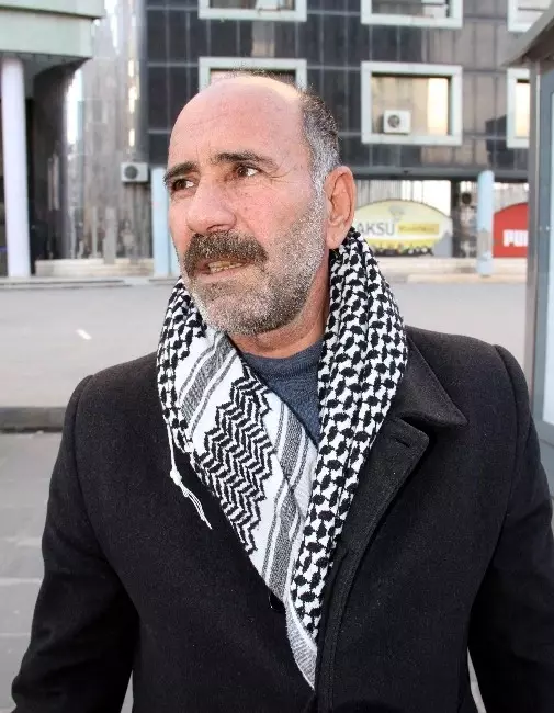 Diyarbakırlılar Ensarioğlu'nun AK Parti Adaylığını Yorumladı Diyarbakırlılar Ensarioğlu'nun AK Parti Adaylığını Yorumladı