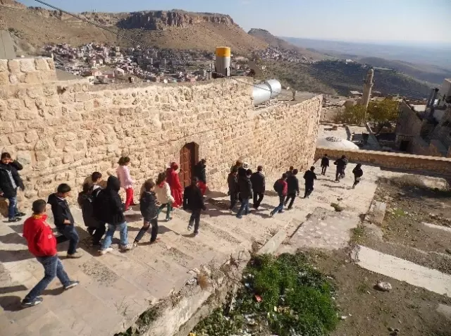 Gökkuşağı Bilgi ve Kültür Evi Öğrencileri Mardin�i Gezdi Haberler