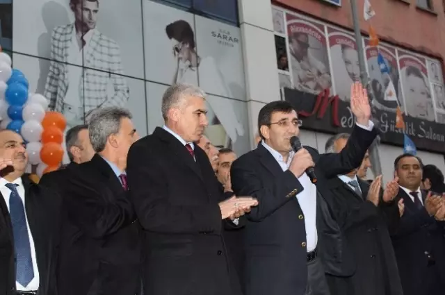 Bakan Yılmaz: Ak Parti Kardeşliğin Partisidir