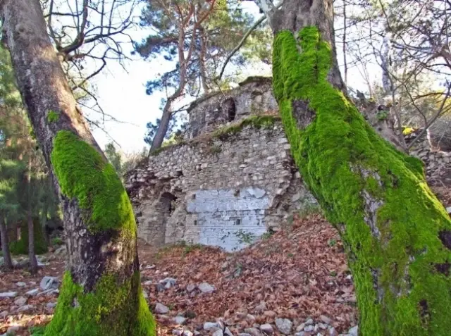 Kurşunlu Manastırı Çökmeye Başladı