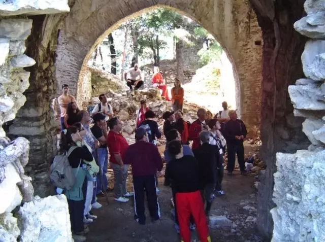 Kurşunlu Manastırı Çökmeye Başladı