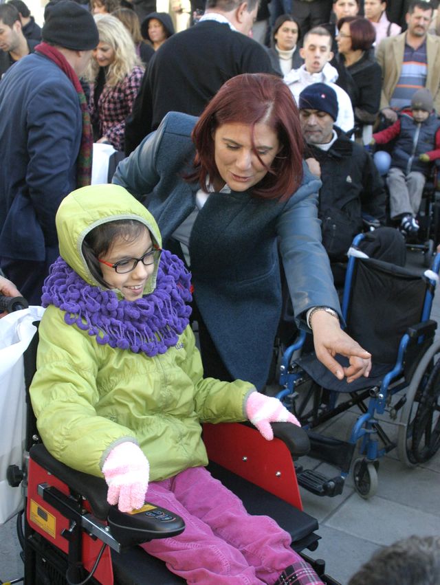 Aydın Belediyesi Engellilere Tekerlekli Sandalye Verdi Aydın