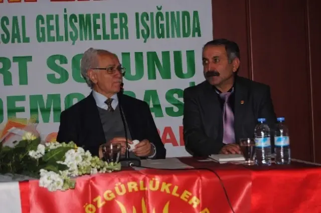 Hak-Par Genel Başkanı Burkay'dan Kürt Sorunu Konferansı Hak-Par Genel Başkanı Burkay'dan Kürt Sorunu Konferansı