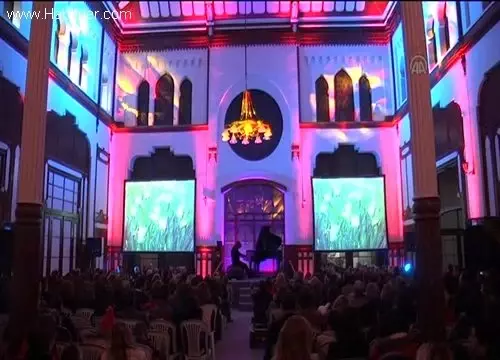 Tuluyhan Uğurlu'dan Şeb-i Arus konseri - Tuluyhan Uğurlu'dan Şeb-i Arus konseri -