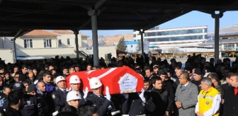 Kazada Şehit Olan Polis Memleketinde Toprağa Verildi