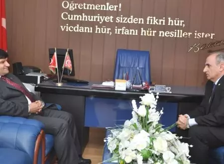 Vali Mayda'dan Milli Eğitim Müdürü Aktaş'a Taziye Ziyareti Vali Mayda'dan Milli Eğitim Müdürü Aktaş'a Taziye Ziyareti