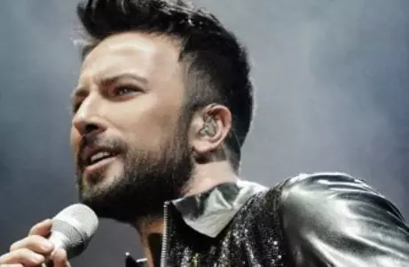 Tarkan Sahneye Çıksın Cem de Sunuculuk Yapsın Tarkan Sahneye Çıksın Cem de Sunuculuk Yapsın