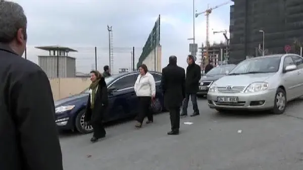 Zafer Çağlayan'ın Eşi ve Barış Güler'in Yakınları Metriste Zafer Çağlayan'ın Eşi ve Barış Güler'in Yakınları Metriste