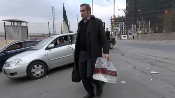 Zafer Çağlayan'ın Eşi ve Barış Güler'in Yakınları Metriste Zafer Çağlayan'ın Eşi ve Barış Güler'in Yakınları Metriste