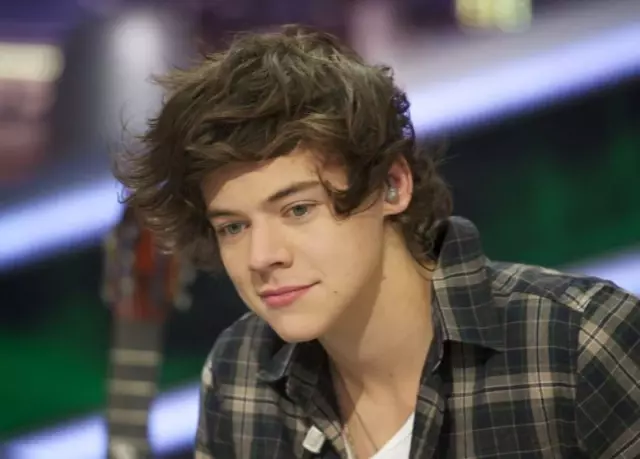 Güzeller Harry İçin Kapışıyor Güzeller Harry İçin Kapışıyor