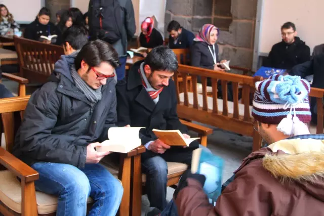 Kitap Sevgisi Soğuk Dinlemedi Kitap Sevgisi Soğuk Dinlemedi