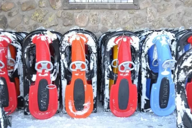 Erciyes'te Kayak Malzeme Satışı Yapan Esnafın Yüzü Gülüyor
