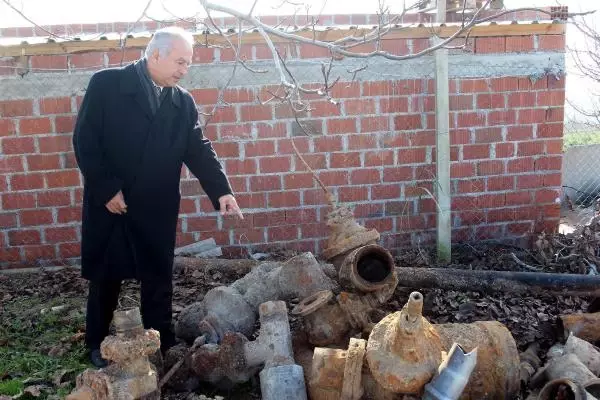 60 Yıllık İçme Suyu Borularını Görenler Şaşırdı 60 Yıllık İçme Suyu Borularını Görenler Şaşırdı