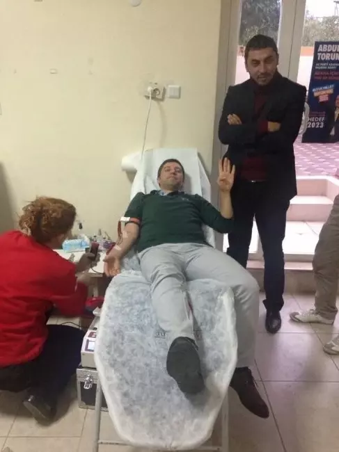 AK Parti'li Gençlerin Kan Bağışı Kampanyası