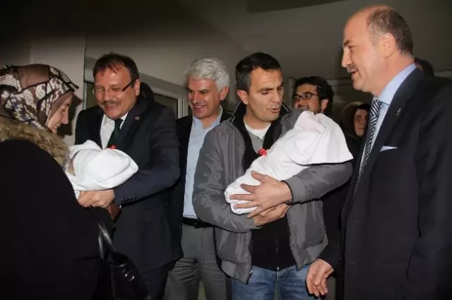 Https Www Haberler Com Taksim De Taciz Gozaltilari 5494760 Haberi Https Foto Haberler Com Haber 2014 01 01 Taksim De Taciz Gozaltilari 5494760 O Jpg Https Www Haberler Com Ozel Haber Beyoglu Nda Tekmeli Yumruklu Kavga 5494761 Haberi Https