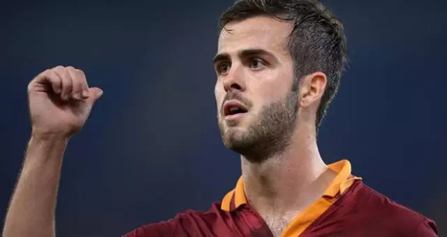 Pjanic, Roma'yla Uzatıyor