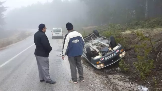 Mihalıççık'ta Araç Şarampole Yuvarlandı