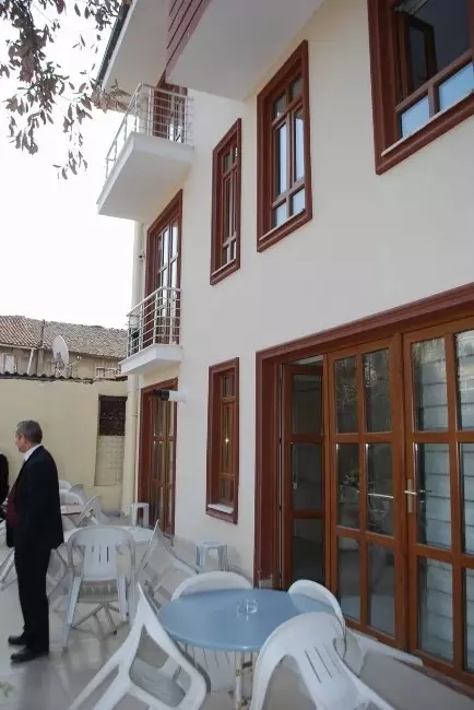 mudanya ogretmen evi kapilarini acti