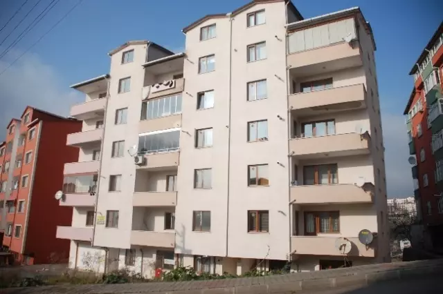 Müteahhidin Mağdur Ettiği Aileler Adalet İstedi Müteahhidin Mağdur Ettiği Aileler Adalet İstedi