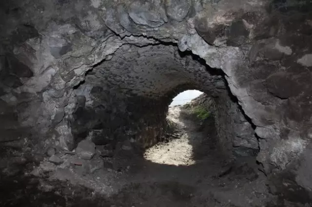 Kalede Bulunan Tüneller Gizemini Koruyor Kalede Bulunan Tüneller Gizemini Koruyor