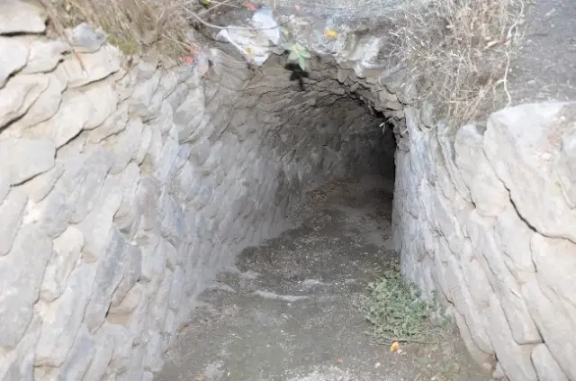 Kalede Bulunan Tüneller Gizemini Koruyor Kalede Bulunan Tüneller Gizemini Koruyor