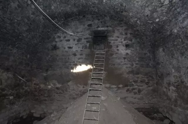 Kalede Bulunan Tüneller Gizemini Koruyor Kalede Bulunan Tüneller Gizemini Koruyor