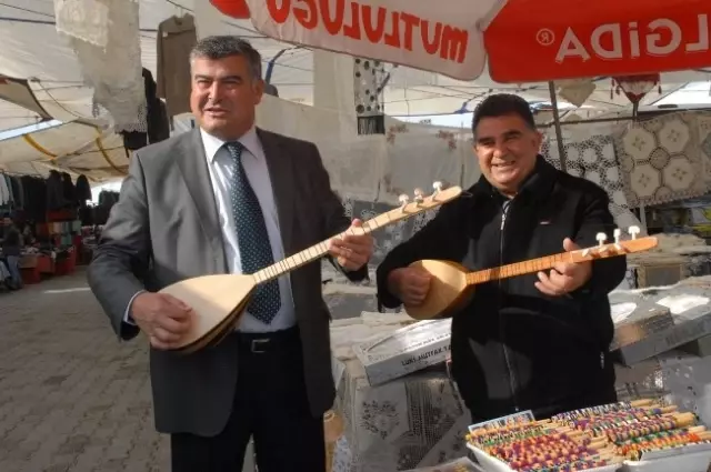 CHP'li Başkan Adayı Saz'a Dayanamdı CHP'li Başkan Adayı Saz'a Dayanamdı