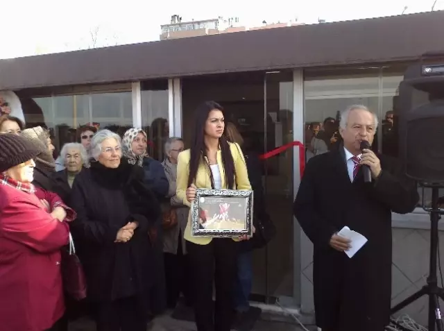 Lapseki'de Bayanlar Lokali Açıldı Lapseki'de Bayanlar Lokali Açıldı