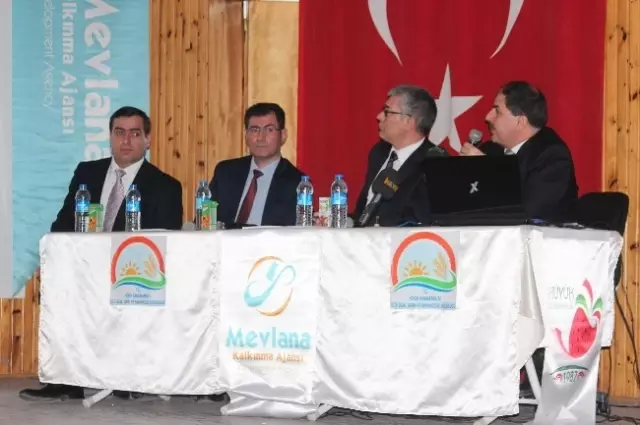 Hüyük'te Organik Çilek Çalıştayı Başladı Hüyük'te Organik Çilek Çalıştayı Başladı