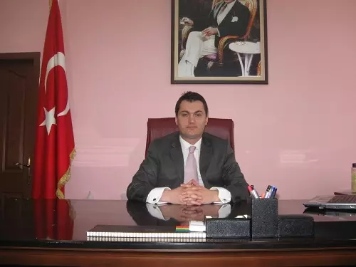 Kaymakam Öztürk'ten Başarılı Sporcuya Ödül
