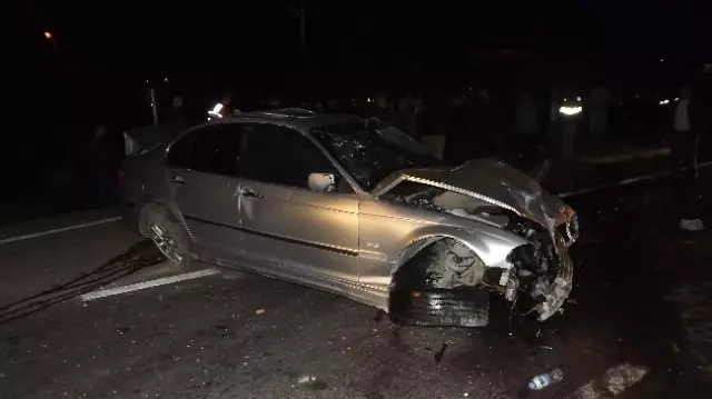 Kula'da Otomobiller Kavşakta Çarpıştı: 4 Yaralı Kula'da Otomobiller Kavşakta Çarpıştı: 4 Yaralı