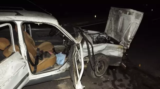 Kula'da Otomobiller Kavşakta Çarpıştı: 4 Yaralı Kula'da Otomobiller Kavşakta Çarpıştı: 4 Yaralı