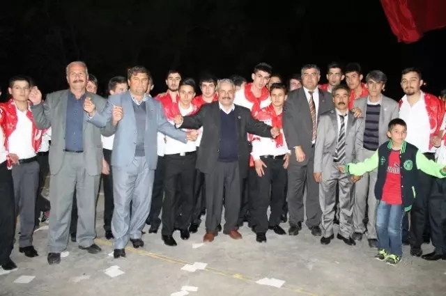Fethiye'de Asker Adaylarına Davullu Zurnalı Uğurlama Fethiye'de Asker Adaylarına Davullu Zurnalı Uğurlama