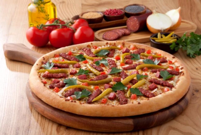 Domino's Kebap Lezzetini Pizzaya Taşıyor Haber
