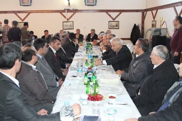 AK Parti İlçe ve Belde Belediye Başkanları ile İstişare Toplantısı Yapıldı