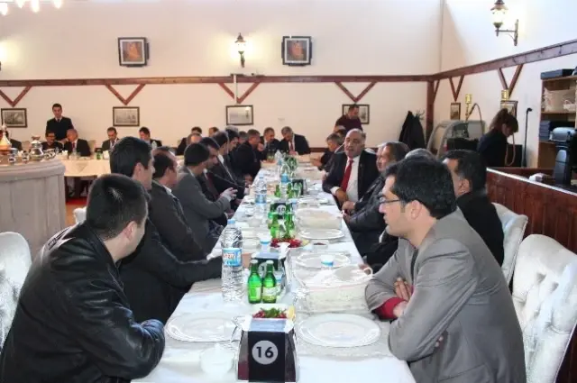 AK Parti İlçe ve Belde Belediye Başkanları ile İstişare Toplantısı Yapıldı