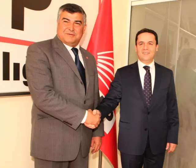 AK Parti ve CHP'li Adaylar Barış Mesajı Verdi AK Parti ve CHP'li Adaylar Barış Mesajı Verdi