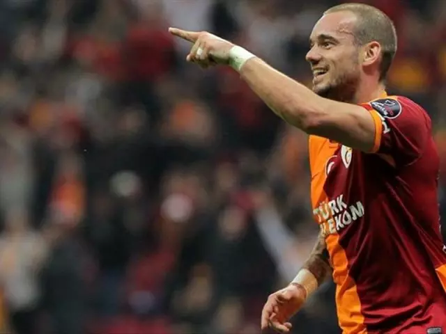 TT Arena'da İlk Hat-trick'i Wesley Sneijder Yaptı