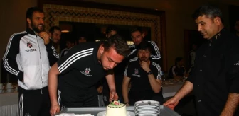 Beşiktaş'ın Genç Kalecisi Emre Metin'e Sürpriz Doğum Günü Kutlaması