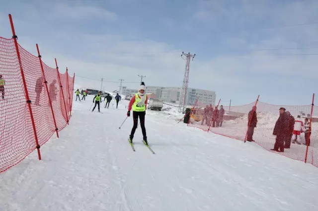 Bitlis'te Valilik Kupası Kayak Yarışları Düzenlendi Bitlis'te Valilik Kupası Kayak Yarışları Düzenlendi